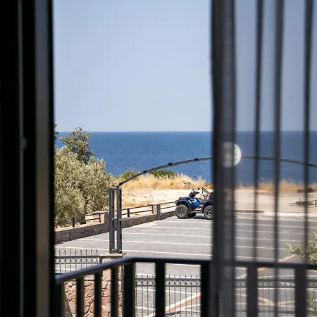 Rose Hotel Ezine